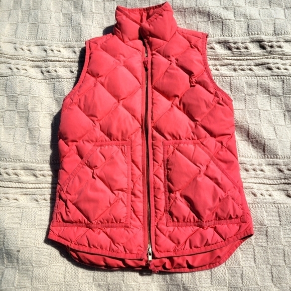 J. Crew Jackets & Blazers - J. Crew Diamond Quilt Down-Filled Vest size XXS/XS Coral Pink